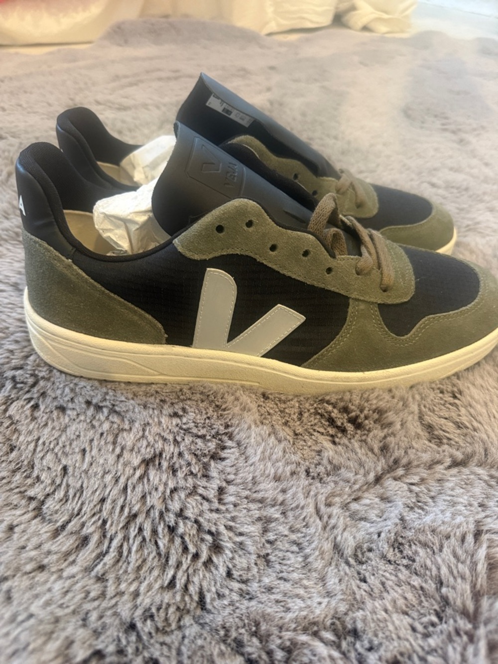 Veja Men's Low-Top Ripstop Sneakers in Black Oxford & Grey Mud NWT size 44